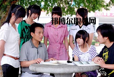 內(nèi)江奮發(fā)職業(yè)學(xué)校2020年報名條件、招生要求、招生對象
