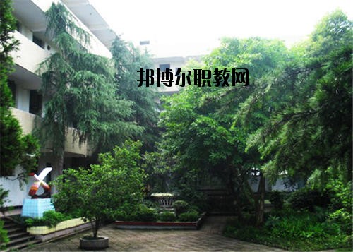 內(nèi)江求是職業(yè)技術(shù)學(xué)校2020年報(bào)名條件、招生要求、招生對(duì)象