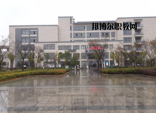 合肥工業(yè)學(xué)校2020年報(bào)名條件、招生要求、招生對(duì)象