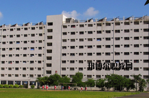 廣東輕工業(yè)技師學院2020年報名條件、招生要求、招生對象