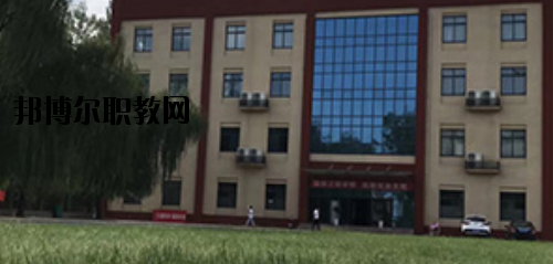 河南工業(yè)和信息化高級(jí)技工學(xué)校2021年報(bào)名條件、招生要求、招生對(duì)象