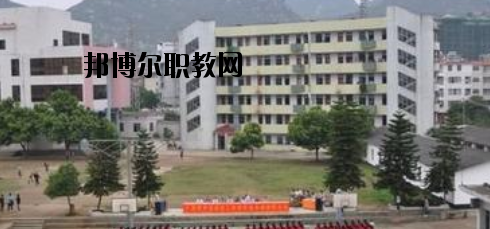 賀州技工學(xué)校2020年報名條件、招生要求、招生對象 