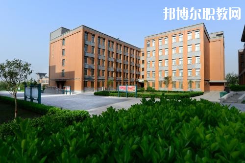 新都衛(wèi)生職業(yè)學校2020年報名條件、招生要求、招生對象