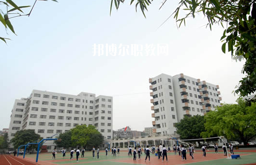 廣州醫(yī)藥職業(yè)學(xué)校2020年報(bào)名條件、招生要求、招生對(duì)象