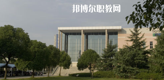 崇左八桂城市中等職業(yè)技術(shù)學(xué)校2020年報(bào)名條件、招生要求、招生對(duì)象