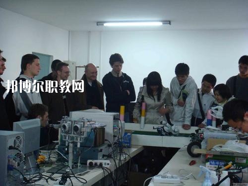 瀘州化工廠技工學(xué)校2020年報名條件、招生要求、招生對象