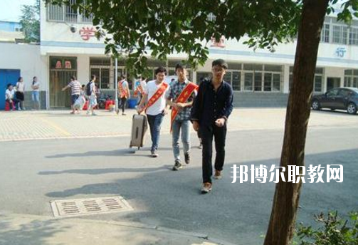 合肥商貿(mào)職業(yè)學(xué)校2020年報名條件、招生要求、招生對象