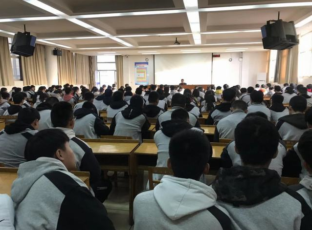 江蘇建湖中等專業(yè)學(xué)校2020年報(bào)名條件、招生要求、招生對(duì)象
