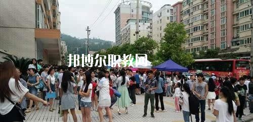 巴中市巴州區(qū)化成職業(yè)2020年報名條件、招生要求、招生對象