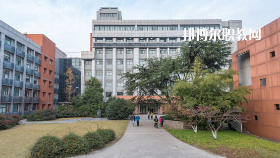 臨夏州民族學(xué)校2020年報(bào)名條件、招生要求、招生對象