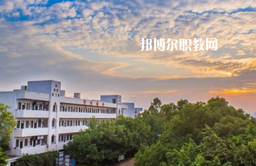 廣州市南沙區(qū)嶺東職業(yè)技術(shù)學(xué)校2020年報(bào)名條件、招生要求、招生對(duì)象