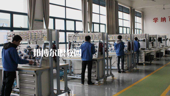 合肥廬江育才學(xué)校2020年報(bào)名條件、招生要求、招生對象 