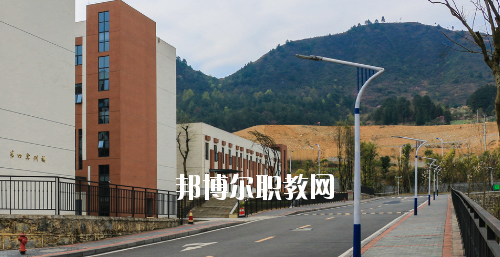 貴州建設(shè)職業(yè)技術(shù)學(xué)院中職部2020年報(bào)名條件、招生要求、招生對(duì)象