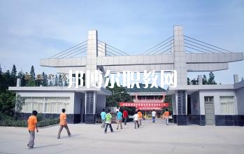 新縣千斤職業(yè)高級中學(xué)2021年報(bào)名條件、招生要求、招生對象
