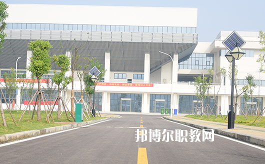 安徽蚌埠技師學院2020年報名條件、招生要求、招生對象