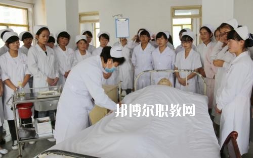 四川2020年中學畢業(yè)讀什么衛(wèi)校