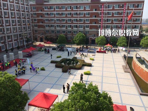 鄭州市財(cái)經(jīng)學(xué)校2021年報(bào)名條件、招生要求、招生對(duì)象