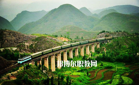 甘肅2020年讀高鐵學(xué)校學(xué)什么專(zhuān)業(yè)好