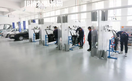 廣東2020年男生讀汽修學校學什么好