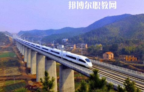 甘肅2020年高鐵學(xué)校中專升大?？际裁? width=