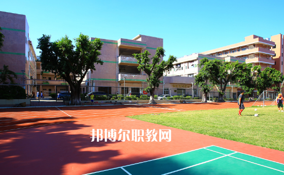東莞經(jīng)濟貿(mào)易學(xué)校怎么樣、好不好
