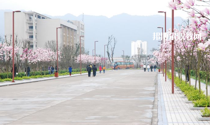 重慶2021年鐵路學(xué)校較好的大專(zhuān)學(xué)校