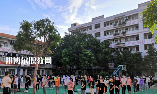 佛山騰飛技工學(xué)校2021年學(xué)費、收費多少