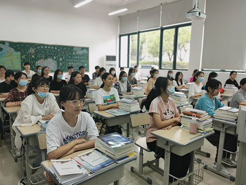 蘇州旅游與財經(jīng)高等職業(yè)技術(shù)學校2021年學費、收費多少