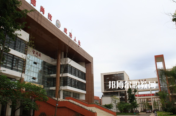 重慶開縣巨龍中等職業(yè)技術(shù)學(xué)校2021年報名條件、招生要求、招生對象
