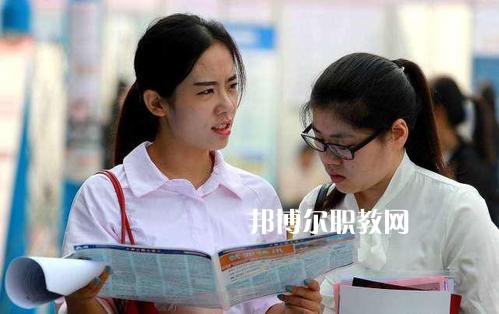 成都2021年幼師學校中專升大?？际裁? width=