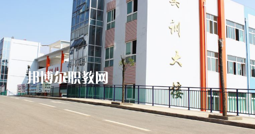 畢節(jié)同心農(nóng)工中等職業(yè)技術(shù)學(xué)校2021年報(bào)名條件、招生要求、招生對(duì)象