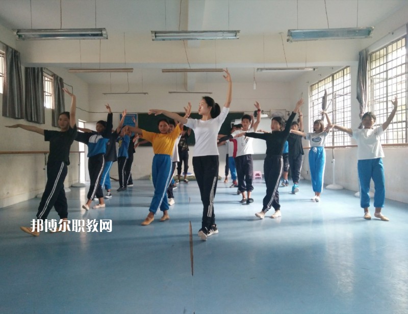 西盟縣職業(yè)高級中學2021年招生辦聯(lián)系電話