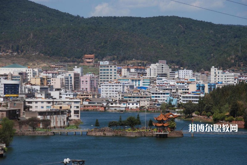 牟定縣職業(yè)高級中學(xué)2021年學(xué)費、收費多少