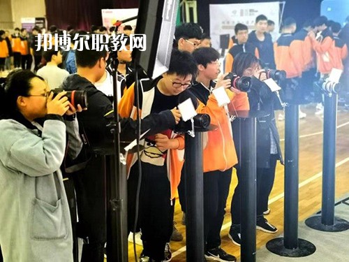 泰州市鳳凰藝術(shù)學(xué)校2021年報名條件、招生要求、招生對象