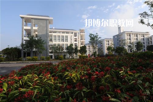 普洱農(nóng)業(yè)學(xué)校2021年報名條件、招生要求、招生對象