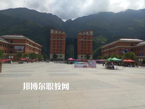 怒江州民族中等專(zhuān)業(yè)學(xué)校2021年招生錄取分?jǐn)?shù)線