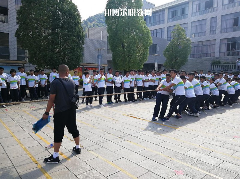 臨滄財(cái)貿(mào)學(xué)校2021年報(bào)名條件、招生要求、招生對象