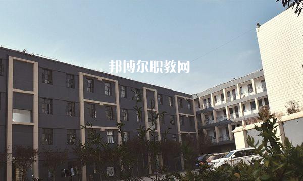云南冶金高級技工學校2021年學費。收費多少