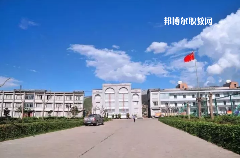 紅河財經(jīng)學校2021年報名條件、招生要求、招生對象