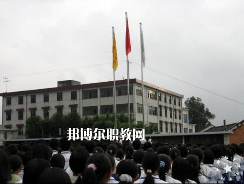云南臨滄衛(wèi)生學(xué)校2021年報(bào)名條件、招生要求、招生對(duì)象
