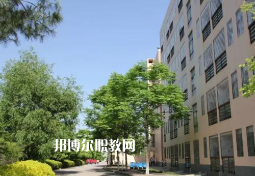 云南曲靖應用技術學校2021年學費、收費多少