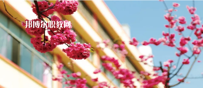 云南昆明工業(yè)學(xué)校2021年報(bào)名條件、招生要求、招生對(duì)象