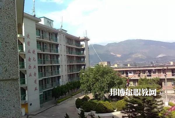 玉溪第二職業(yè)高級(jí)中學(xué)2021年學(xué)費(fèi)、收費(fèi)多少
