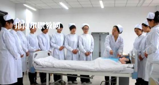 曲靖衛(wèi)生學(xué)校2021年報(bào)名條件、招生要求、招生對(duì)象