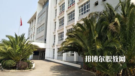 晉寧職業(yè)高級(jí)中學(xué)2021年報(bào)名條件、招生要求、招生對(duì)象