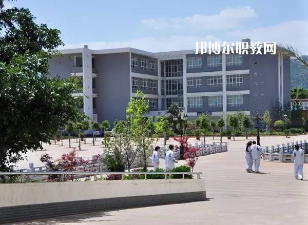昆明旅游職業(yè)中學2021年學費、收費多少