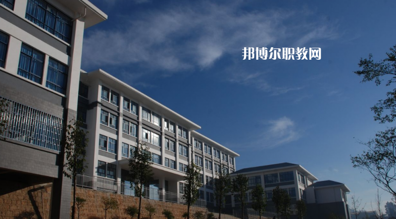 昆明鐵路機(jī)械學(xué)校2021年報(bào)名條件、招生對(duì)象