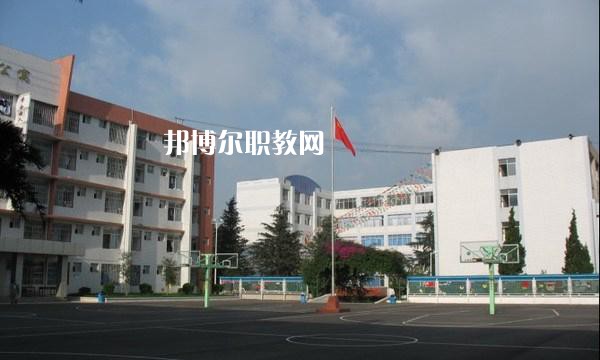 云南貿(mào)易經(jīng)濟學(xué)校2021年報名條件、招生要求、招生對象