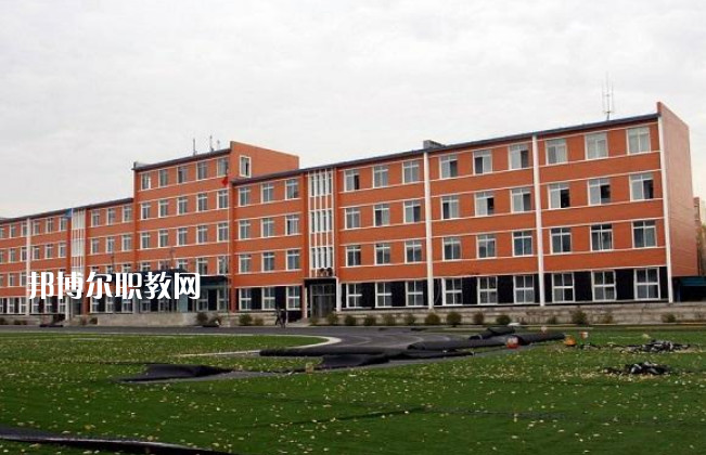 云南楚雄工業(yè)學校2021年學費、收費多少