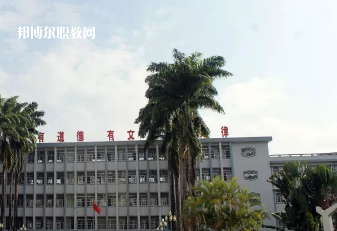 海南農(nóng)墾衛(wèi)生學校2021年招生簡章